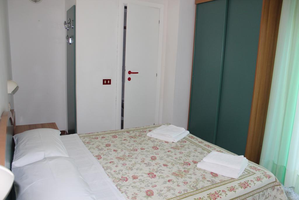 Hotel Santini Rimini Phòng bức ảnh
