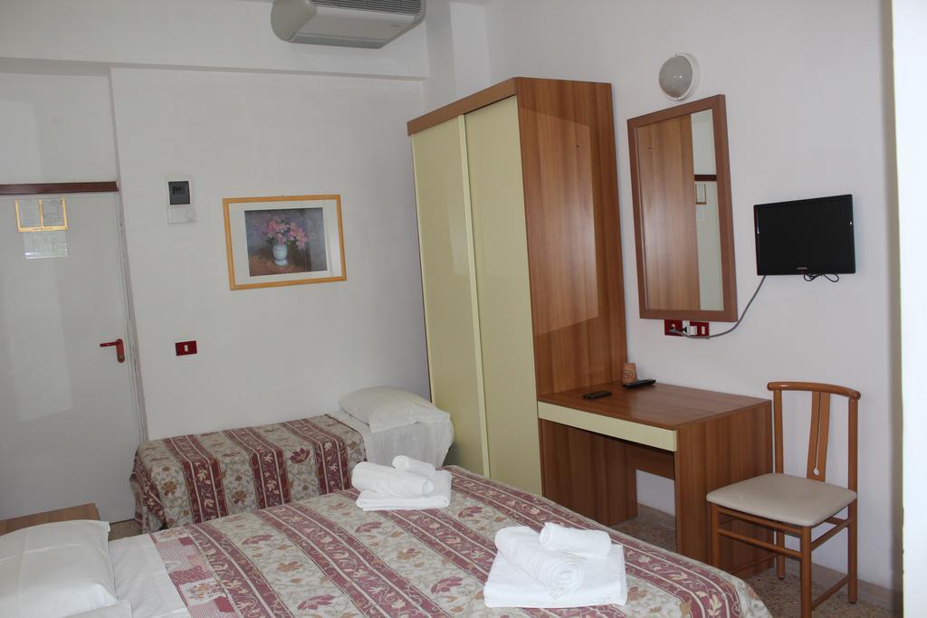 Hotel Santini Rimini Phòng bức ảnh