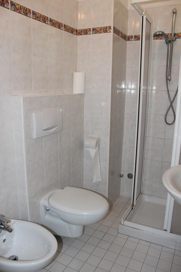 Hotel Santini Rimini Phòng bức ảnh